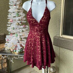F025 🌹 Honey & Rosie Maroon Lace Semi-Formal Dress 🌹